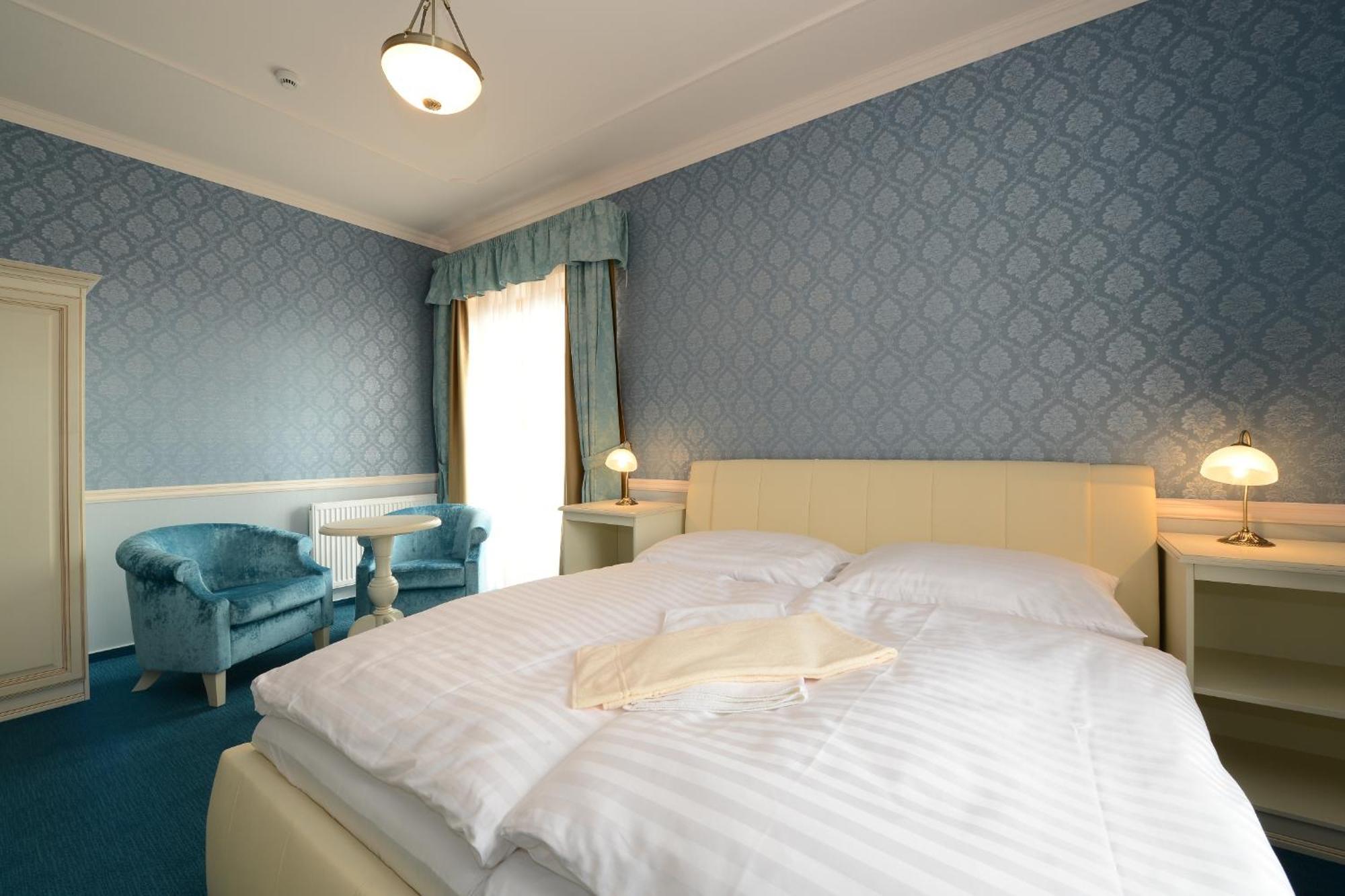 Hotel Gold Chotoviny Екстер'єр фото