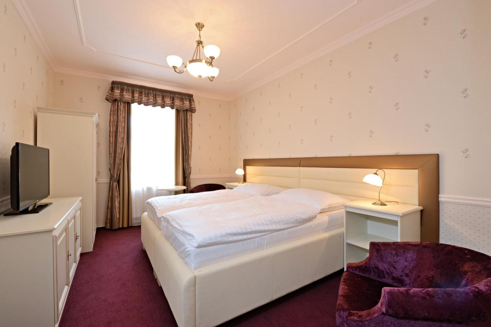 Hotel Gold Chotoviny Екстер'єр фото