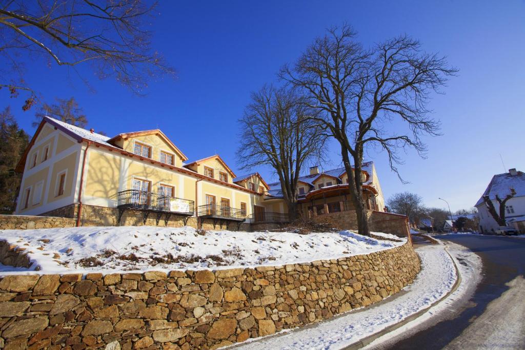 Hotel Gold Chotoviny Екстер'єр фото