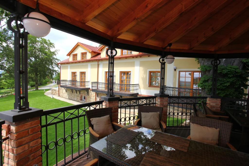 Hotel Gold Chotoviny Екстер'єр фото